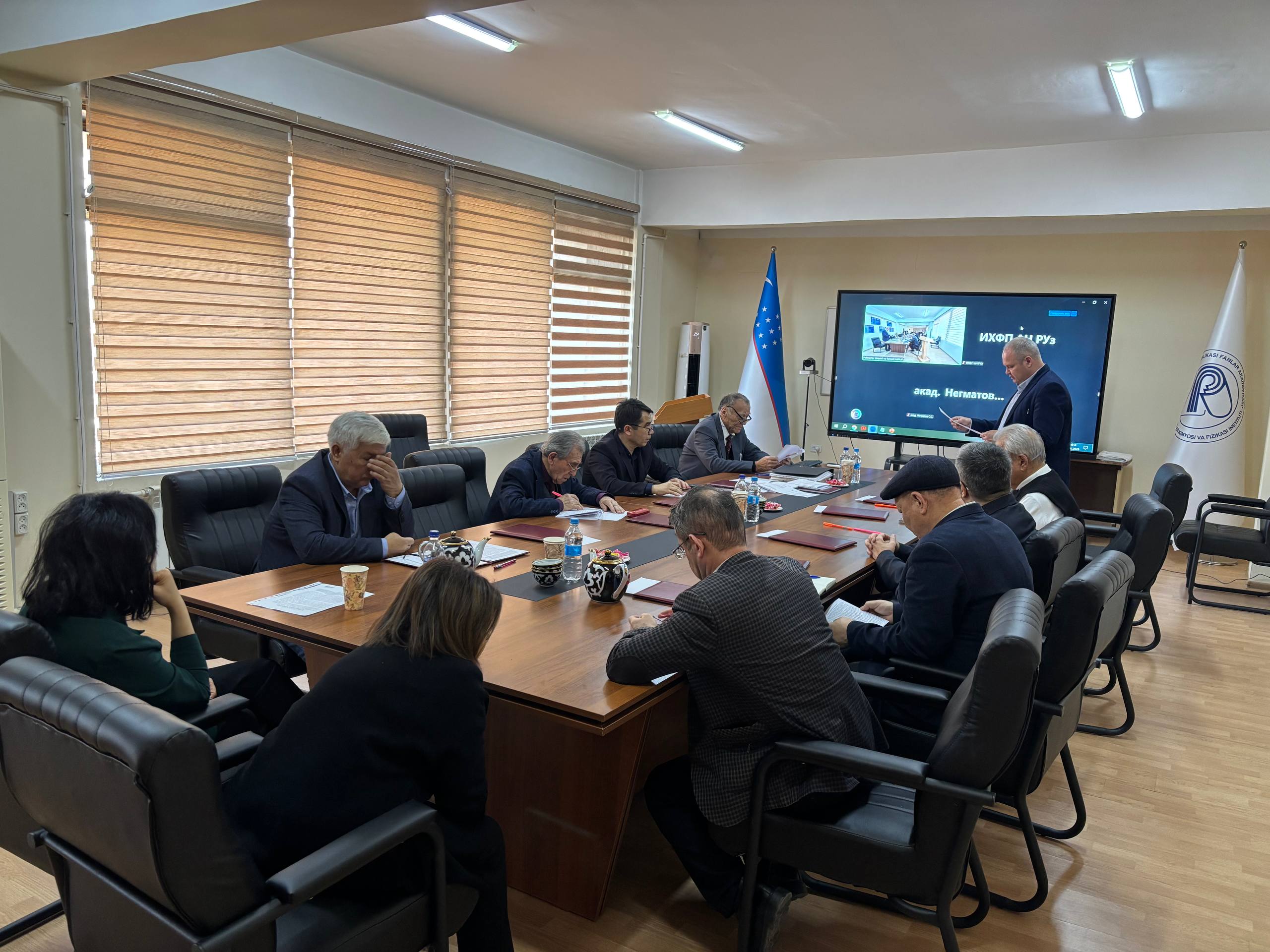 Karboksimetilsellyuloza va kumush nanozarralari asosida antibakterial implant-plyonkaning olinishi, xossalari va texnologiyasi 